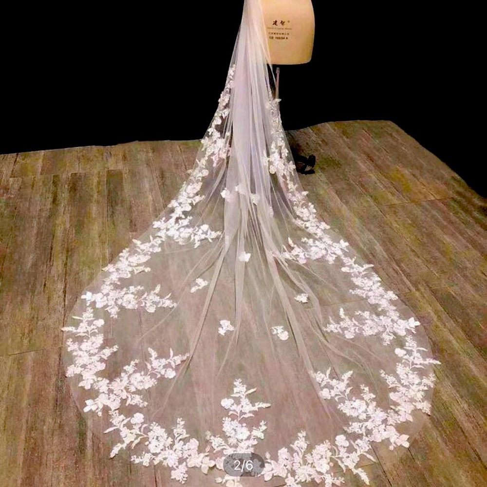 Floral bridal veil cathedral, with clip